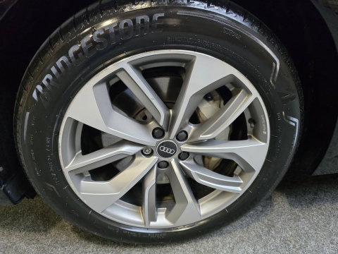 Audi e-tron 55 quattro S edition S-Line 95 kWh Pano HUD Clima LED Trekhaak 20"LM