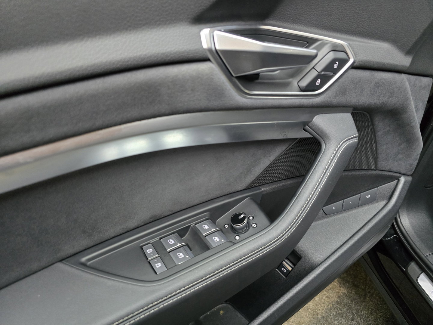 Audi e-tron 55 quattro S edition S-Line 95 kWh Pano HUD Clima LED Trekhaak 20"LM
