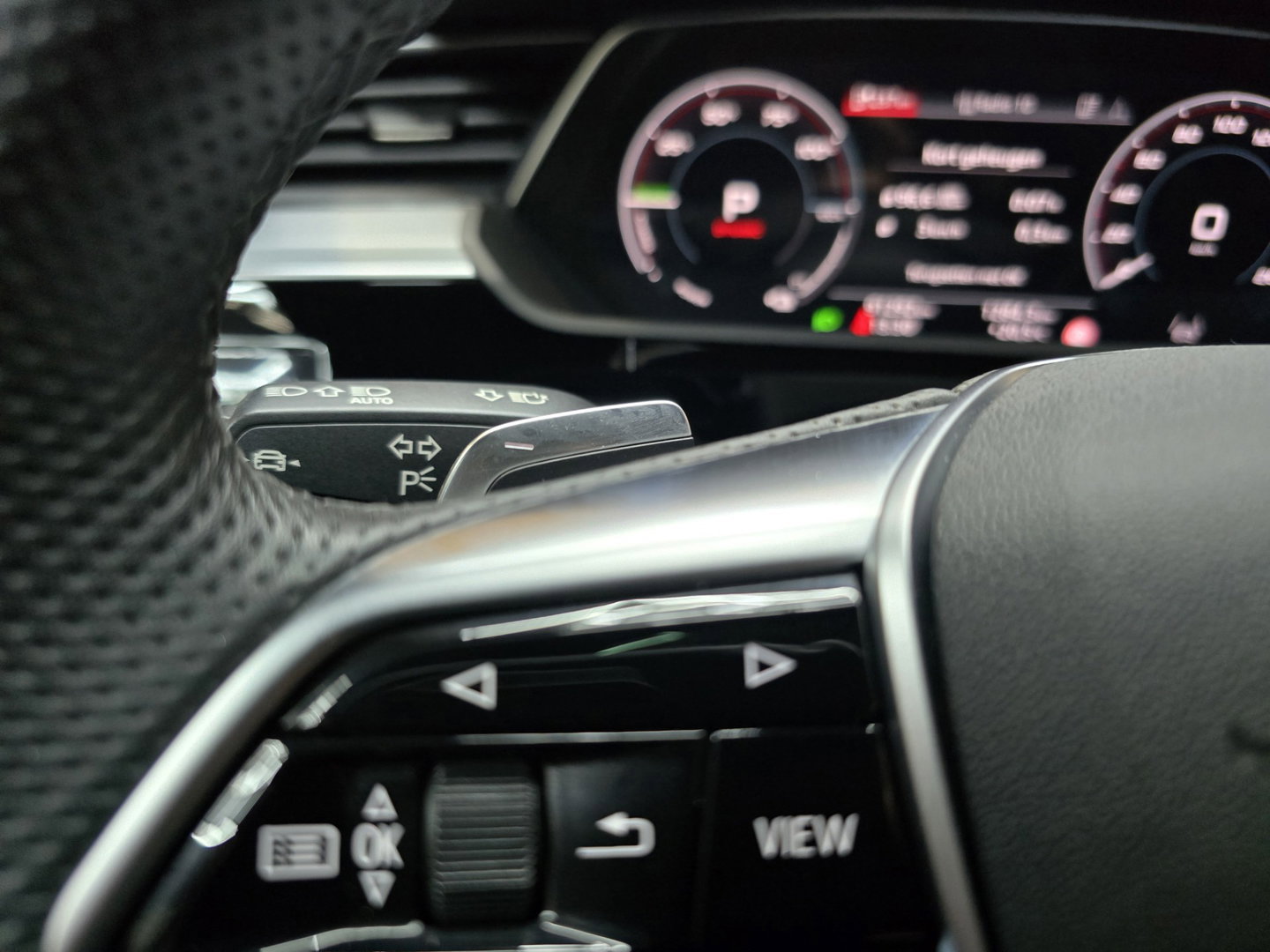Audi e-tron 55 quattro S edition S-Line 95 kWh Pano HUD Clima LED Trekhaak 20"LM