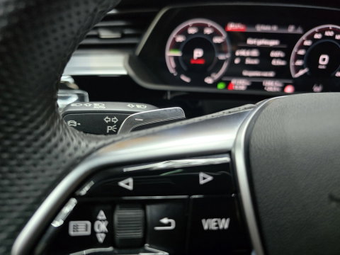 Audi e-tron 55 quattro S edition S-Line 95 kWh Pano HUD Clima LED Trekhaak 20"LM