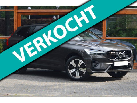 Volvo XC60 T6 Hybride AWD Plus Dark LONG RANGE | 360° Camera | Panoramadak | Trekhaak | Stoel + Stuur Verwarmd |