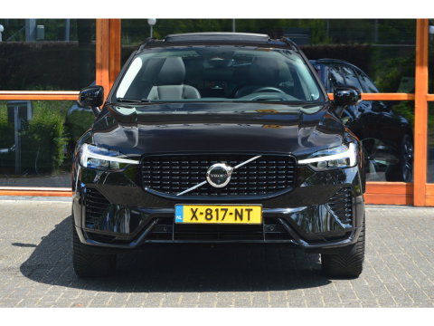 Volvo XC60 T6 Hybride Long Range AWD Plus Dark | Head-Up Display | 360° Camera | Gelamineerde ruiten | Panoramadak |