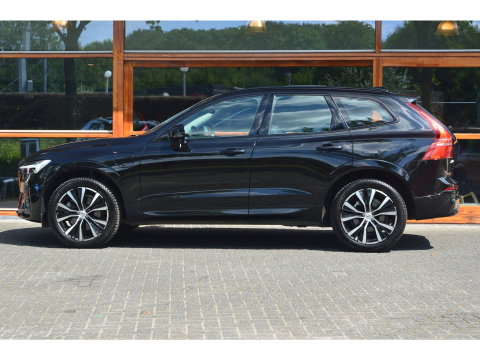 Volvo XC60 T6 Hybride Long Range AWD Plus Dark | Head-Up Display | 360° Camera | Gelamineerde ruiten | Panoramadak |