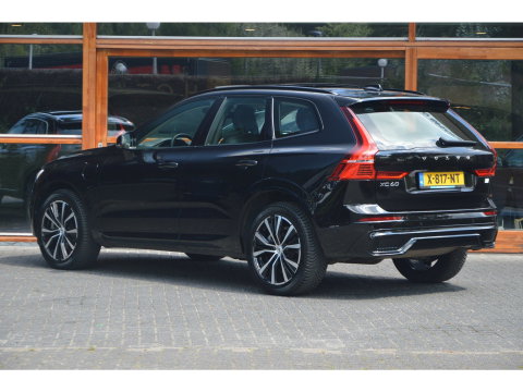 Volvo XC60 T6 Hybride Long Range AWD Plus Dark | Head-Up Display | 360° Camera | Gelamineerde ruiten | Panoramadak |