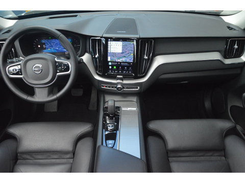 Volvo XC60 T6 Hybride Long Range AWD Plus Dark | Head-Up Display | 360° Camera | Gelamineerde ruiten | Panoramadak |