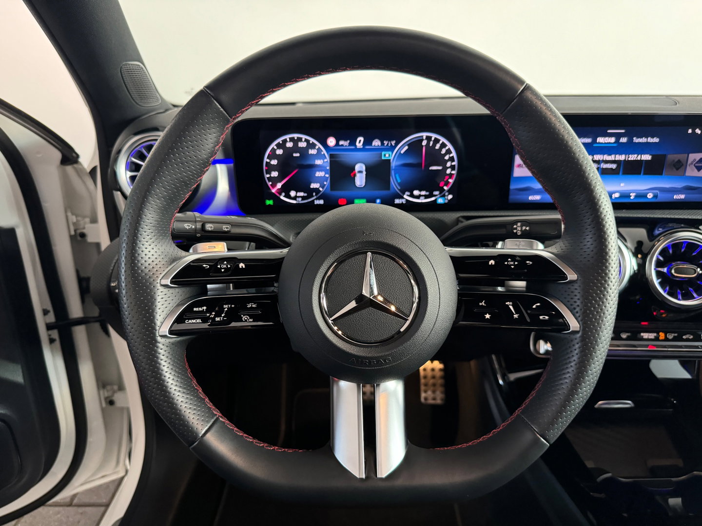 Mercedes-Benz A-Klasse 250 e AMG Pano|Memory|Keyless|360 Camera