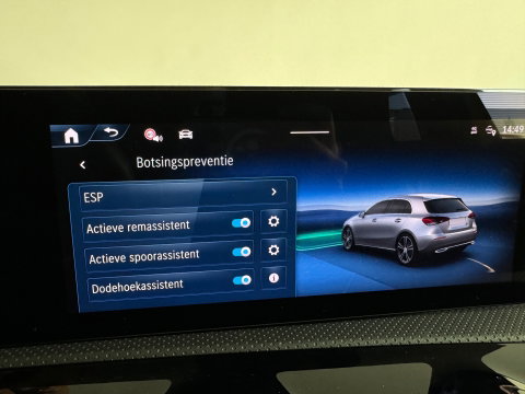 Mercedes-Benz A-Klasse 250 e AMG Pano|Memory|Keyless|360 Camera