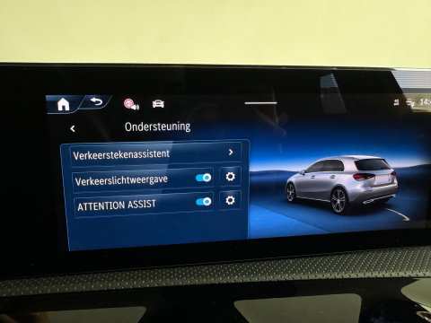Mercedes-Benz A-Klasse 250 e AMG Pano|Memory|Keyless|360 Camera