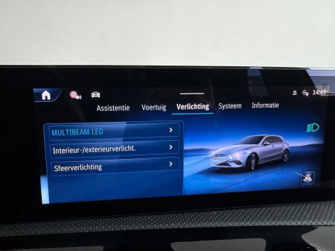 Mercedes-Benz A-Klasse 250 e AMG Pano|Memory|Keyless|360 Camera
