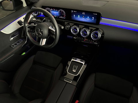 Mercedes-Benz A-Klasse 250 e AMG Pano|Memory|Keyless|360 Camera
