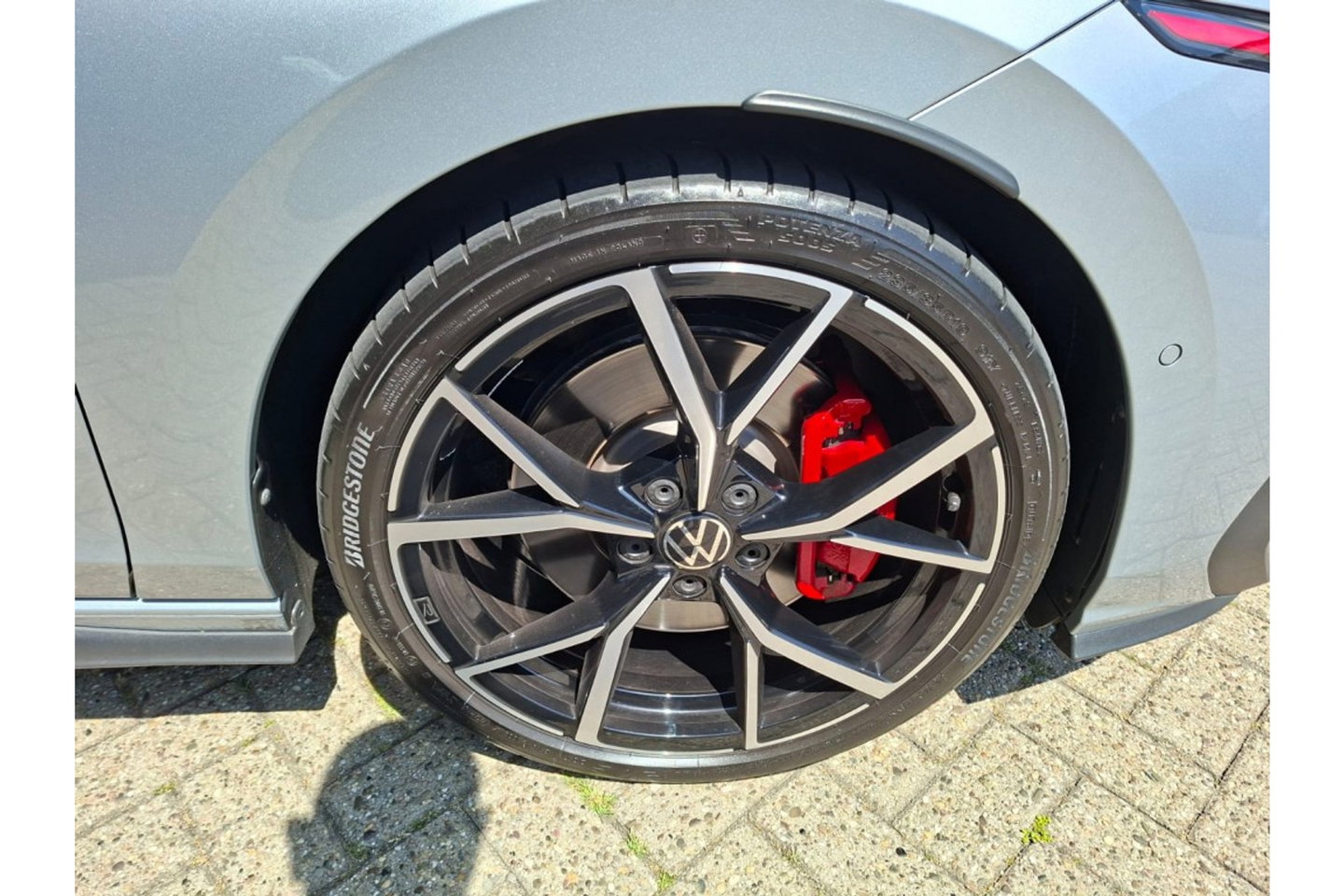 Volkswagen Golf 2.0 TSI GTI 265PK AUTOMAAT PANO NAVI CAMERA HEAD-UP LMV 19 INCH