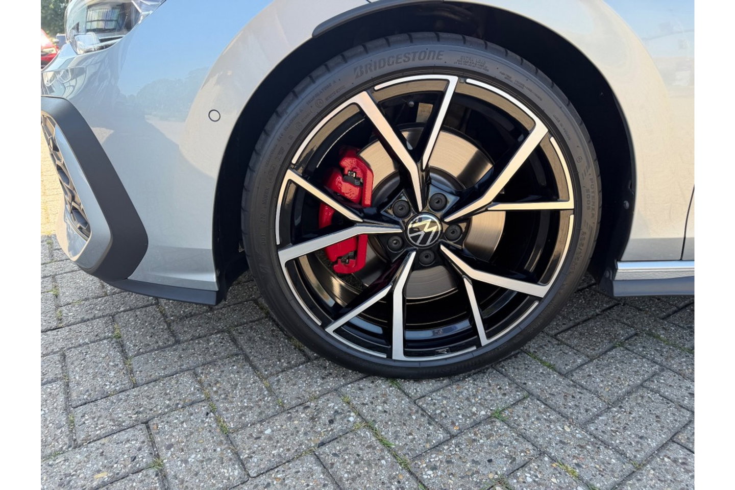 Volkswagen Golf 2.0 TSI GTI 265PK AUTOMAAT PANO NAVI CAMERA HEAD-UP LMV 19 INCH