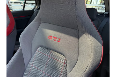 Volkswagen Golf 2.0 TSI GTI 265PK AUTOMAAT PANO NAVI CAMERA HEAD-UP LMV 19 INCH