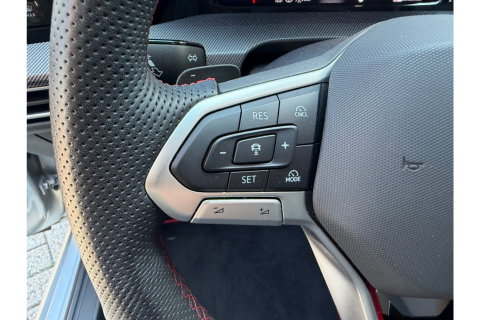 Volkswagen Golf 2.0 TSI GTI 265PK AUTOMAAT PANO NAVI CAMERA HEAD-UP LMV 19 INCH