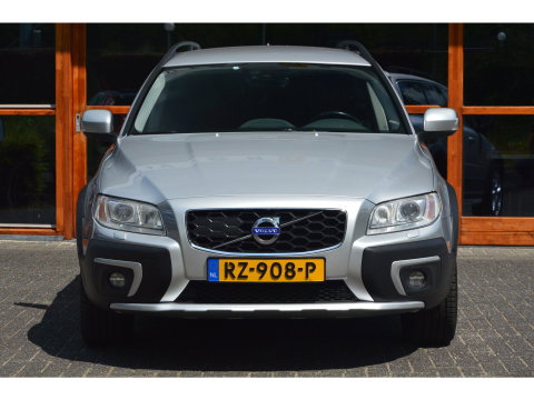 Volvo XC70 2.4 D4 Polar+ 5 Cylinder | Adaptive Cruise | BLIS | Perfect onderhoud | Stoel + Stuur verwarmd |