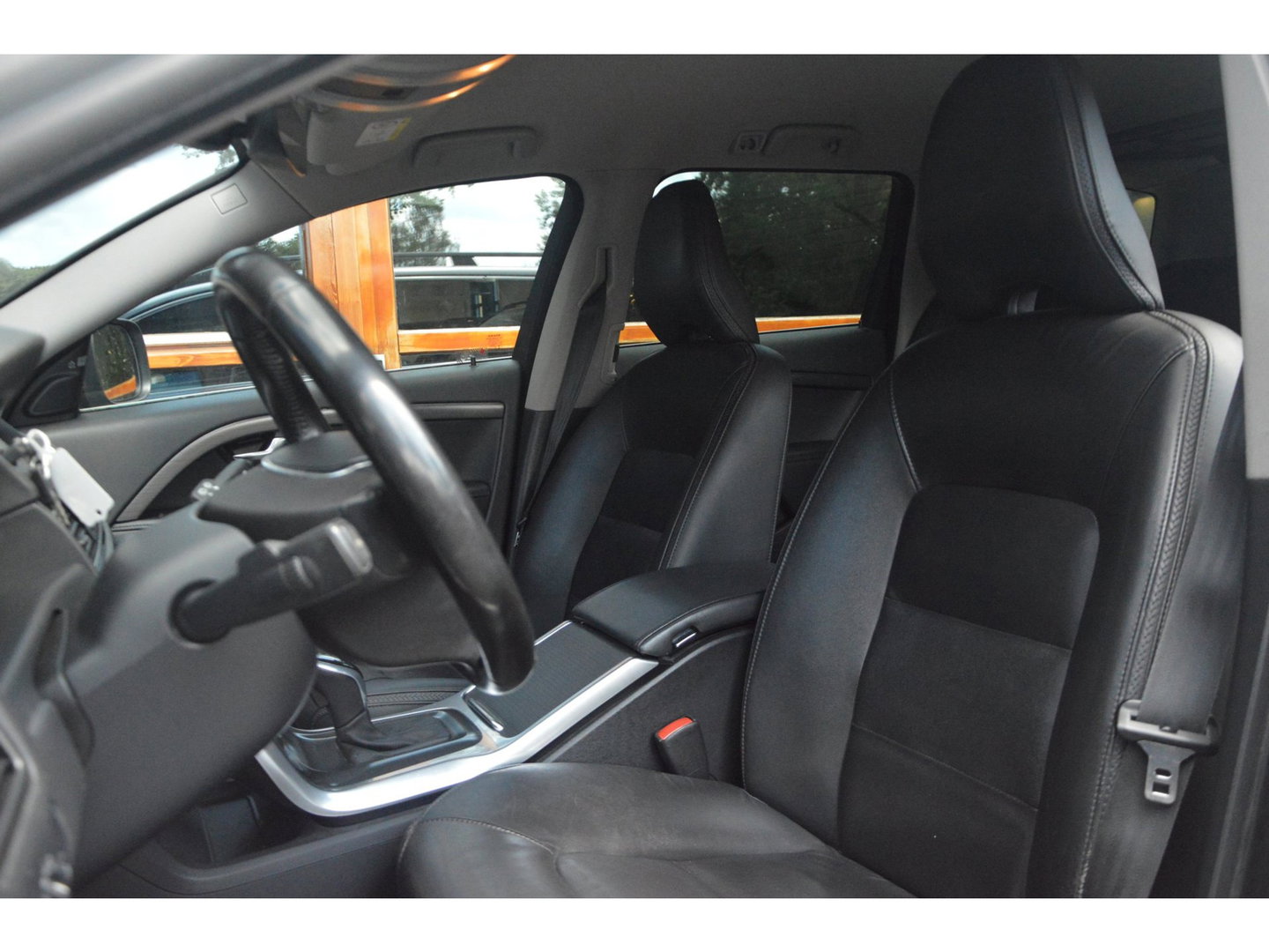 Volvo XC70 2.4 D4 Polar+ 5 Cylinder | Adaptive Cruise | BLIS | Perfect onderhoud | Stoel + Stuur verwarmd |