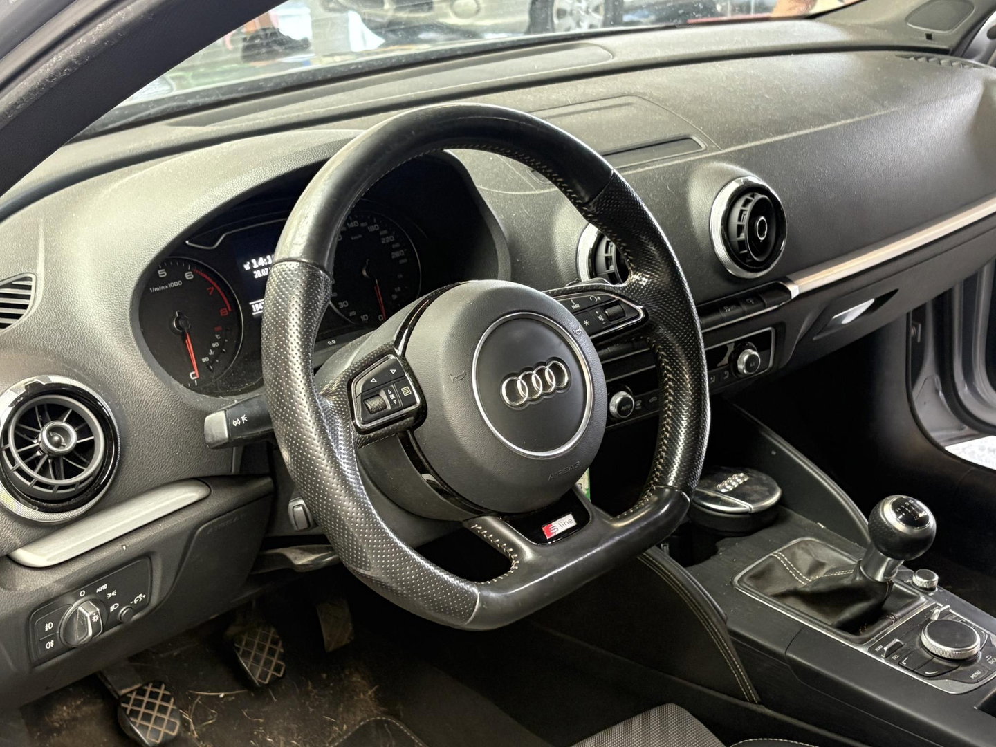 Audi A3 Limousine 1.4 TFSI | LMV | 150PK | TREKHAAK | LED | NETTE AUTO | ** INTERIEUR VOLGT ** | CoD AMBITION PRO LINE S | 3x S LINE