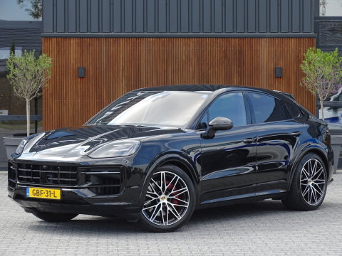 Porsche Cayenne Coupé 3.0 E-Hybrid 470PK / Sport Design / Bose / 2024 *NAP*