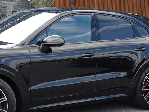 Porsche Cayenne Coupé 3.0 E-Hybrid 470PK / Sport Design / Bose / 2024 *NAP*