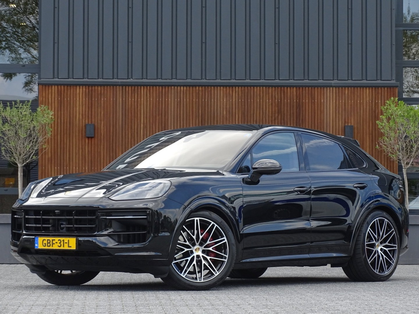Porsche Cayenne Coupé 3.0 E-Hybrid 470PK / Sport Design / Bose / 2024 *NAP*