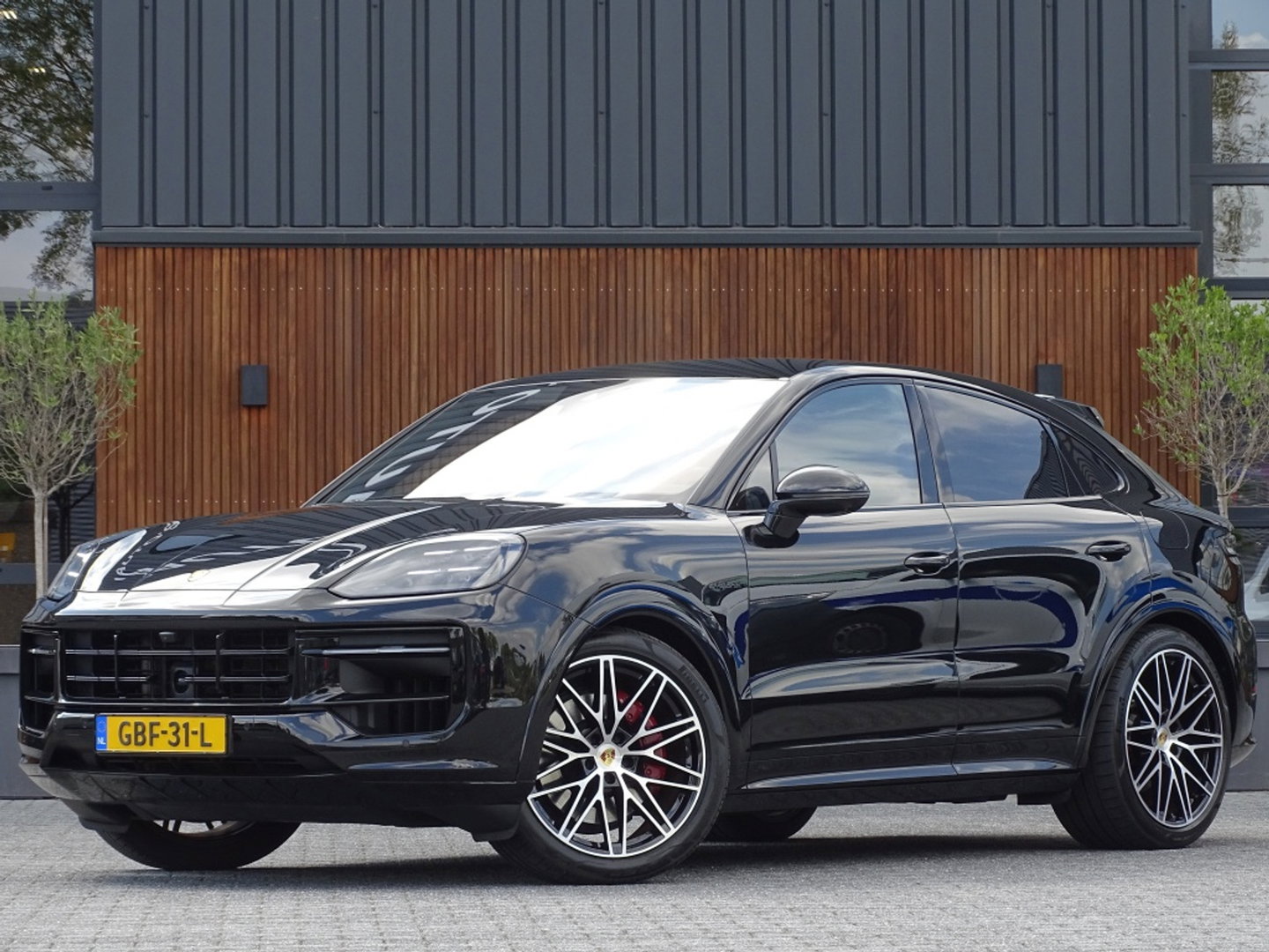 Porsche Cayenne Coupé 3.0 E-Hybrid 470PK / Sport Design / Bose / 2024 *NAP*