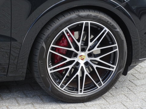 Porsche Cayenne Coupé 3.0 E-Hybrid 470PK / Sport Design / Bose / 2024 *NAP*