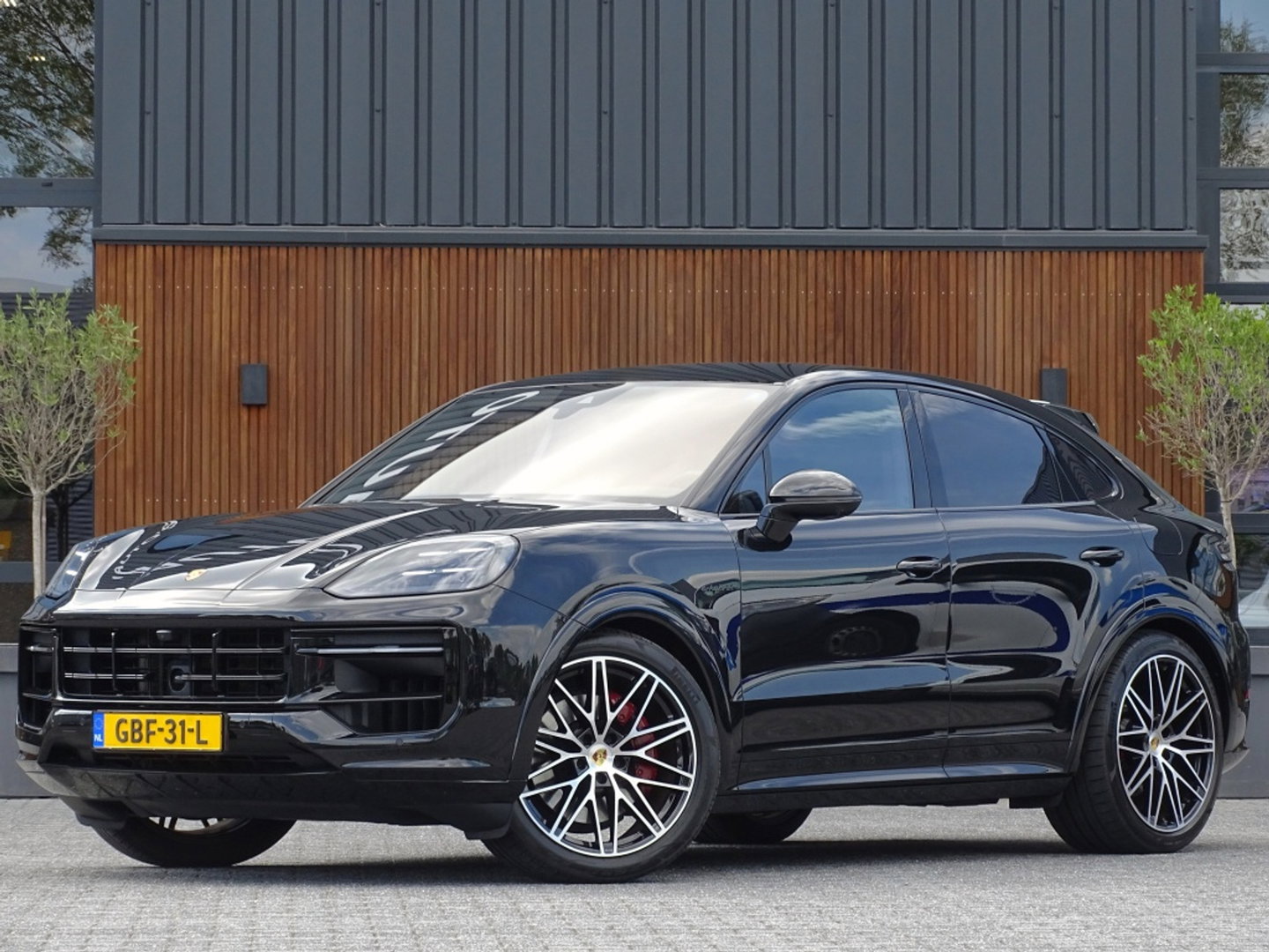 Porsche Cayenne Coupé 3.0 E-Hybrid 470PK / Sport Design / Bose / 2024 *NAP*