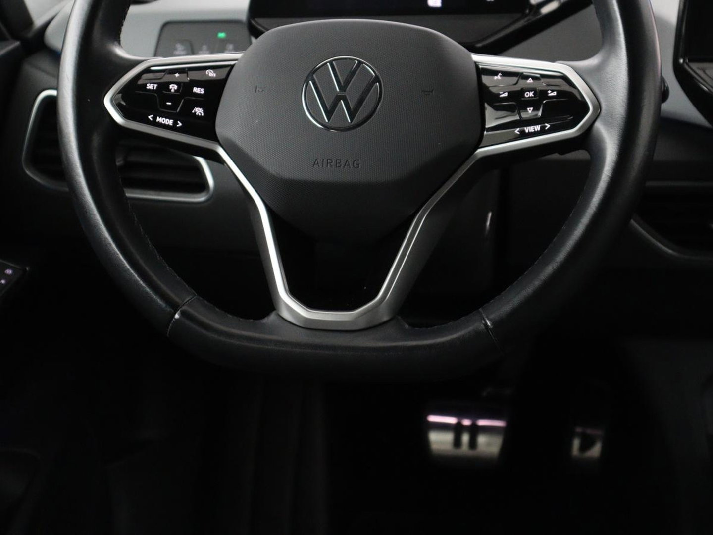 Volkswagen Id.3 Pro 58 kWh | SOH 94.5% | Panoramadak | Stuur/stoel verwarming | Adaptive cruise | 360 camera | Carplay | Massage stoelen | Climate control | Sfeerverlichting | Warmtepomp