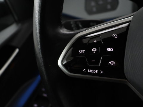 Volkswagen Id.3 Pro 58 kWh | SOH 94.5% | Panoramadak | Stuur/stoel verwarming | Adaptive cruise | 360 camera | Carplay | Massage stoelen | Climate control | Sfeerverlichting | Warmtepomp