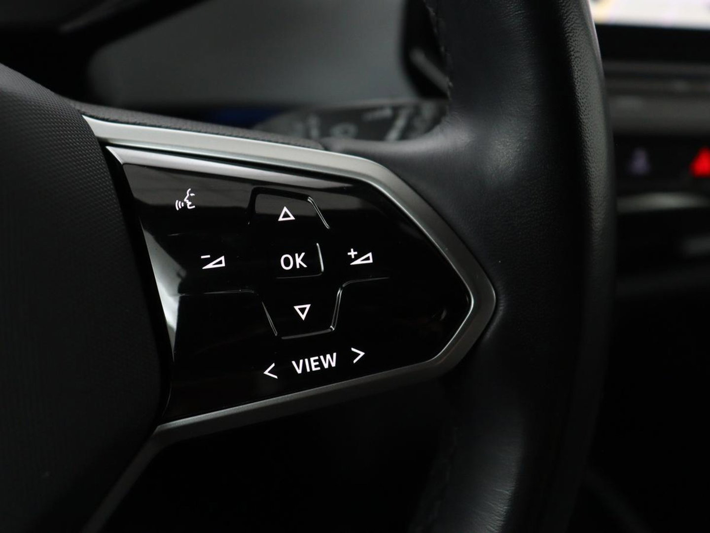 Volkswagen Id.3 Pro 58 kWh | SOH 94.5% | Panoramadak | Stuur/stoel verwarming | Adaptive cruise | 360 camera | Carplay | Massage stoelen | Climate control | Sfeerverlichting | Warmtepomp