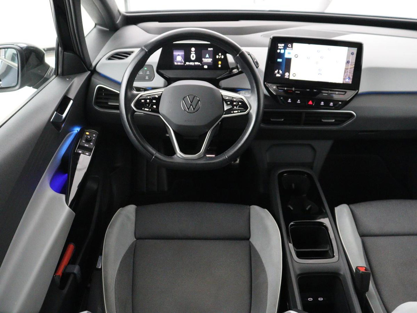 Volkswagen Id.3 Pro 58 kWh | SOH 94.5% | Panoramadak | Stuur/stoel verwarming | Adaptive cruise | 360 camera | Carplay | Massage stoelen | Climate control | Sfeerverlichting | Warmtepomp