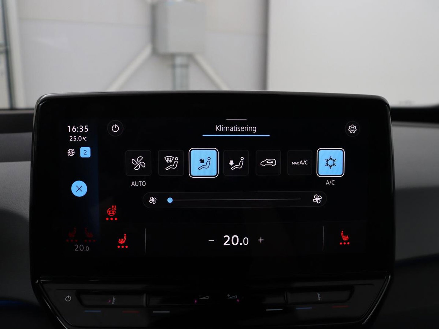 Volkswagen Id.3 Pro 58 kWh | SOH 94.5% | Panoramadak | Stuur/stoel verwarming | Adaptive cruise | 360 camera | Carplay | Massage stoelen | Climate control | Sfeerverlichting | Warmtepomp