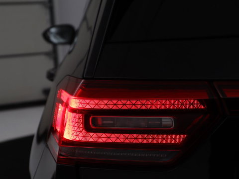 Volkswagen Id.3 Pro 58 kWh | SOH 94.5% | Panoramadak | Stuur/stoel verwarming | Adaptive cruise | 360 camera | Carplay | Massage stoelen | Climate control | Sfeerverlichting | Warmtepomp