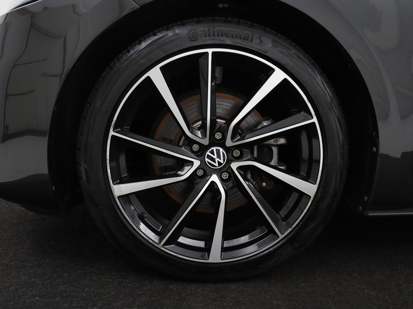Volkswagen Id.3 Pro 58 kWh | SOH 94.5% | Panoramadak | Stuur/stoel verwarming | Adaptive cruise | 360 camera | Carplay | Massage stoelen | Climate control | Sfeerverlichting | Warmtepomp