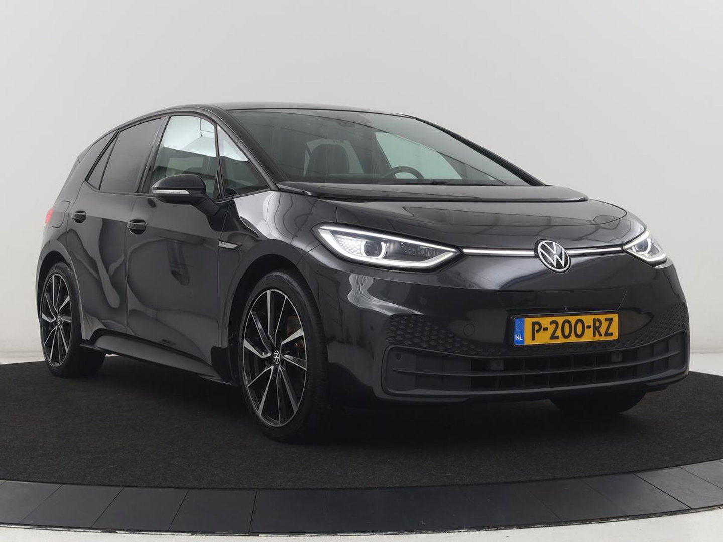 Volkswagen Id.3 Pro 58 kWh | SOH 94.5% | Panoramadak | Stuur/stoel verwarming | Adaptive cruise | 360 camera | Carplay | Massage stoelen | Climate control | Sfeerverlichting | Warmtepomp
