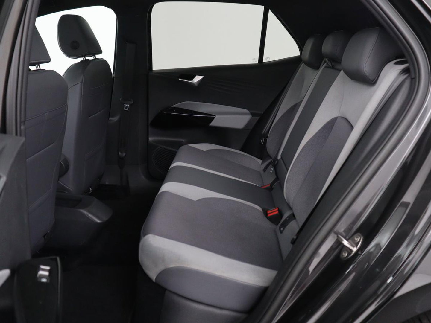 Volkswagen Id.3 Pro 58 kWh | SOH 94.5% | Panoramadak | Stuur/stoel verwarming | Adaptive cruise | 360 camera | Carplay | Massage stoelen | Climate control | Sfeerverlichting | Warmtepomp