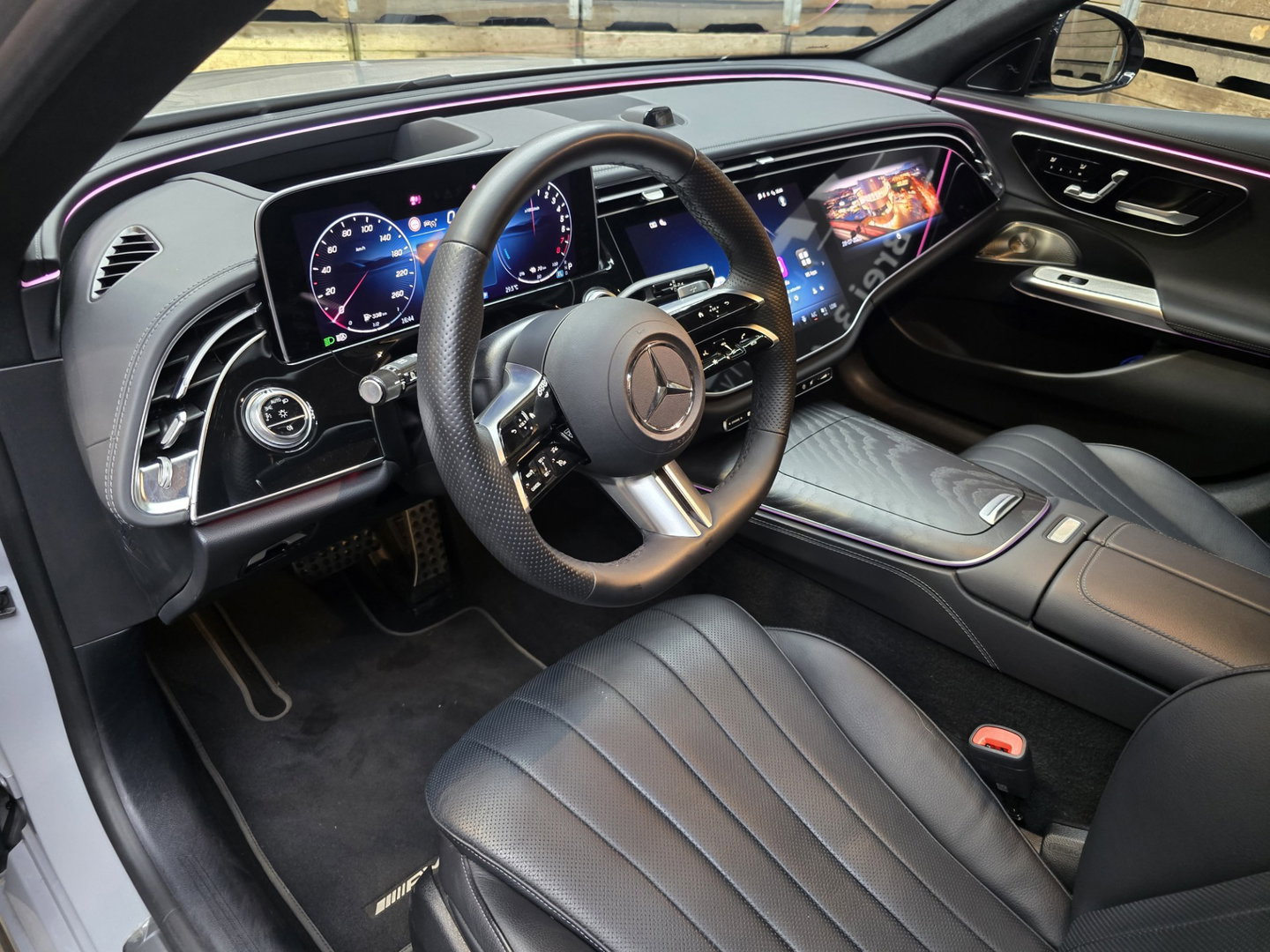 Mercedes-Benz E-Klasse Estate 300 e Exclusive Line AMG HUD 360 Pano Luchtv LED Leder Hyper 20"LM