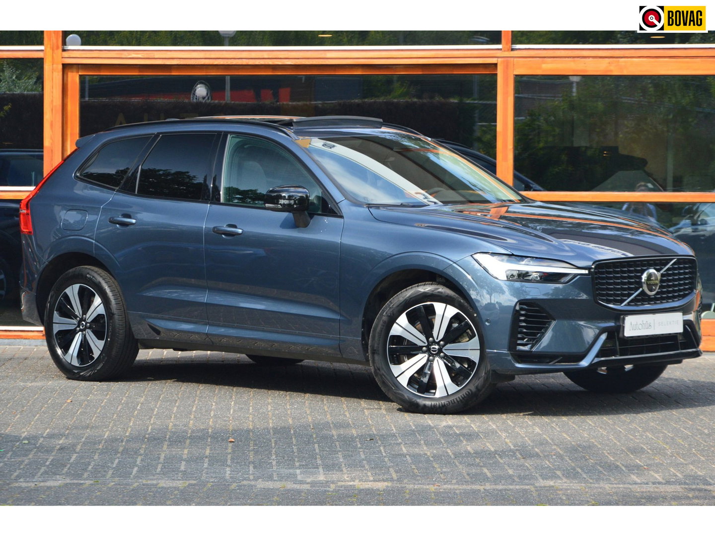 Volvo XC60 T6 Hybride AWD Plus Dark | 360° Camera | Harman/Kardon | Panoramadak | Stoel + Stuur Verwarmd | Apple CarPlay |