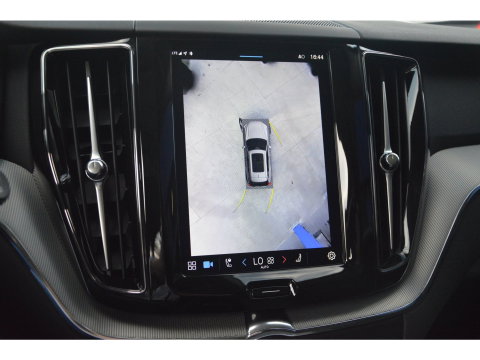 Volvo XC60 T6 Hybride AWD Plus Dark | 360° Camera | Harman/Kardon | Panoramadak | Stoel + Stuur Verwarmd | Apple CarPlay |