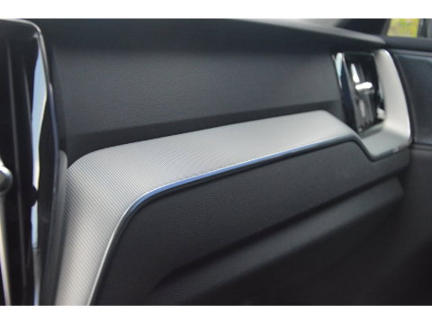 Volvo XC60 T6 Hybride AWD Plus Dark | 360° Camera | Harman/Kardon | Panoramadak | Stoel + Stuur Verwarmd | Apple CarPlay |