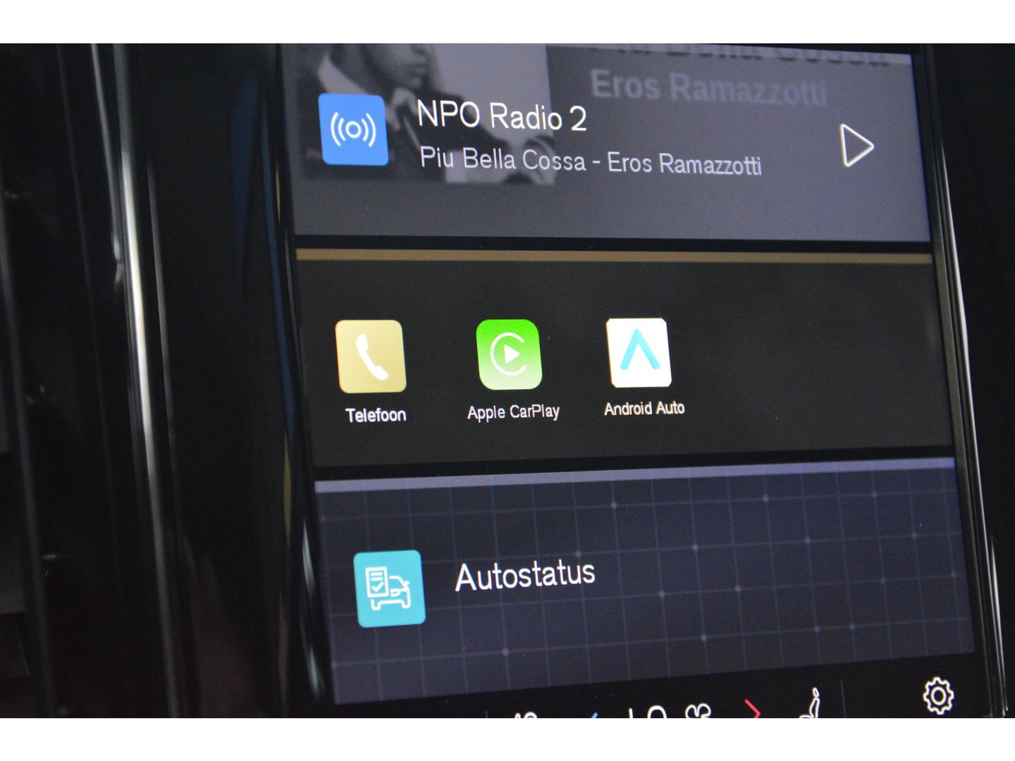 Volvo XC60 T6 Hybride AWD Plus Dark | 360° Camera | Harman/Kardon | Panoramadak | Stoel + Stuur Verwarmd | Apple CarPlay |
