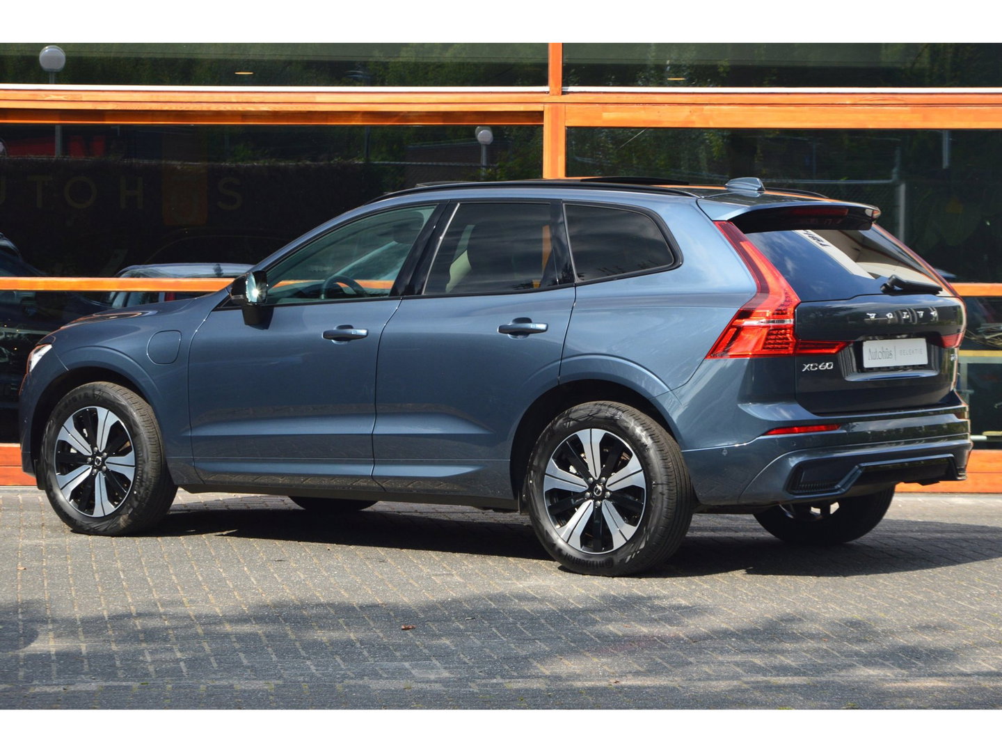 Volvo XC60 T6 Hybride AWD Plus Dark | 360° Camera | Harman/Kardon | Panoramadak | Stoel + Stuur Verwarmd | Apple CarPlay |