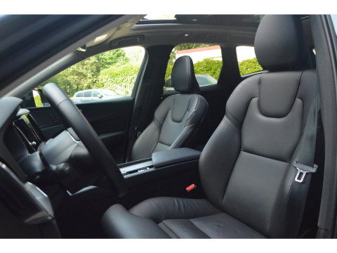 Volvo XC60 T6 Hybride AWD Plus Dark | 360° Camera | Harman/Kardon | Panoramadak | Stoel + Stuur Verwarmd | Apple CarPlay |