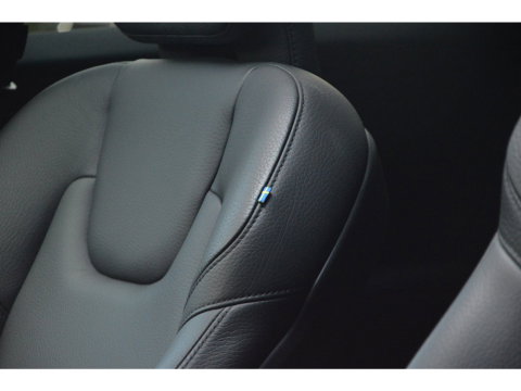 Volvo XC60 T6 Hybride AWD Plus Dark | 360° Camera | Harman/Kardon | Panoramadak | Stoel + Stuur Verwarmd | Apple CarPlay |