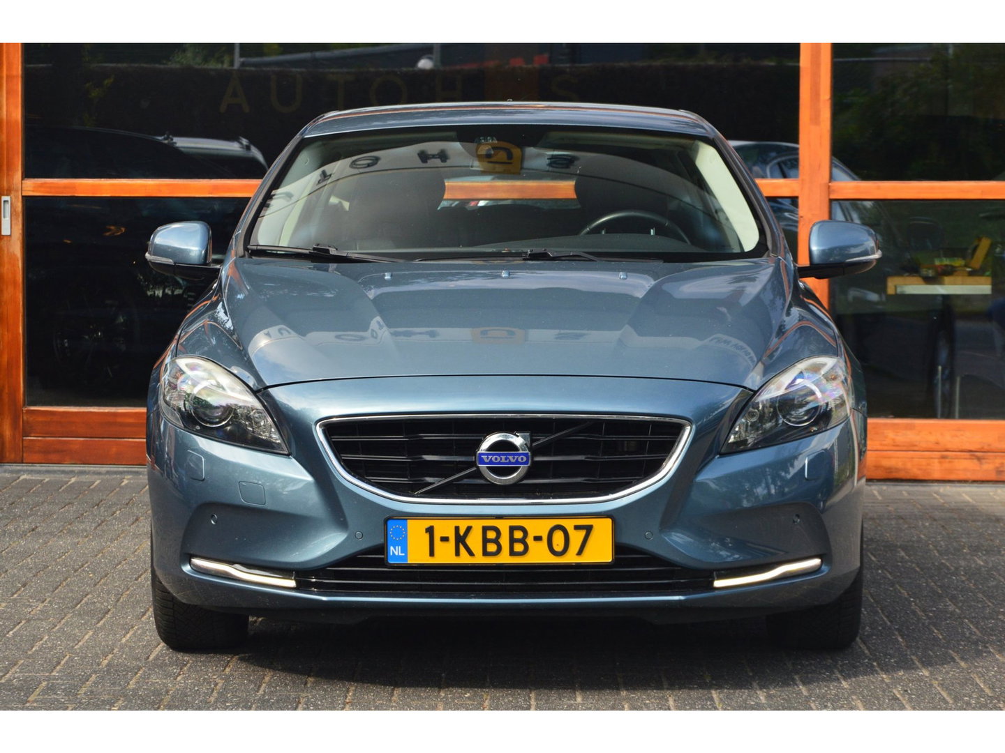 Volvo V40 T4 Summum | Camera | Leer | Cruise | Trekhaak | Audio high preformance |