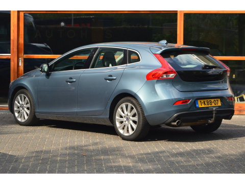 Volvo V40 T4 Summum | Camera | Leer | Cruise | Trekhaak | Audio high preformance |