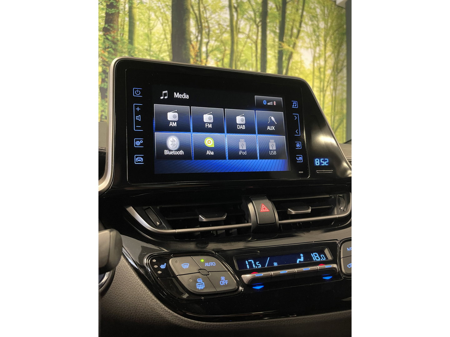 Toyota C-HR 1.8 Hybrid Dynamic | Airconditioning | Bluetooth | Cruise control | Hybride | DAB+ | Achteruitrijcamera |