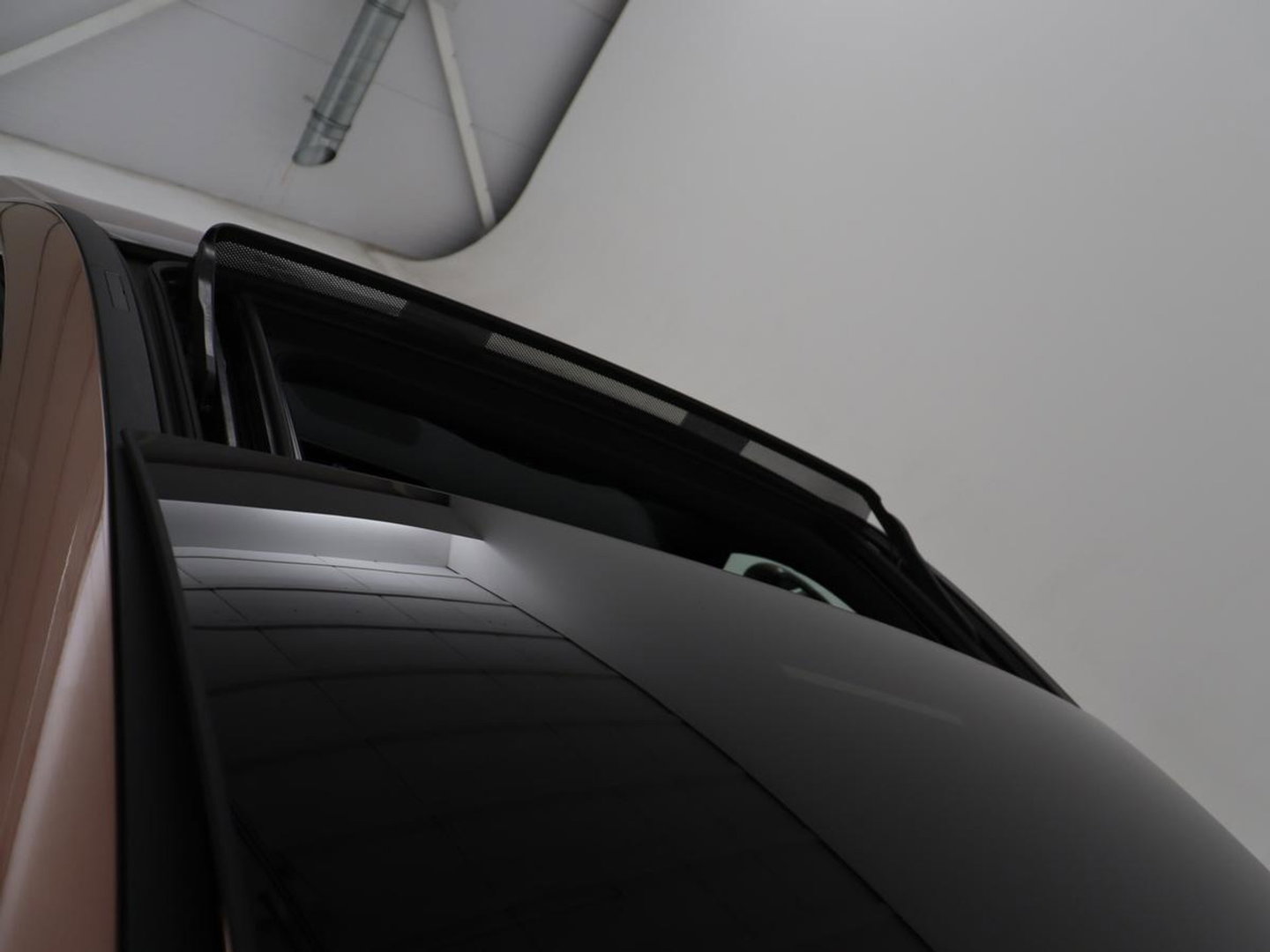 Mercedes-Benz A-Klasse 200 Business Solution Luxury | Trekhaak | Panoramadak | Leder | Memory | Sfeerverlichting | Full LED | Stoelverwarming | Camera | Park assist | Cruise control |
