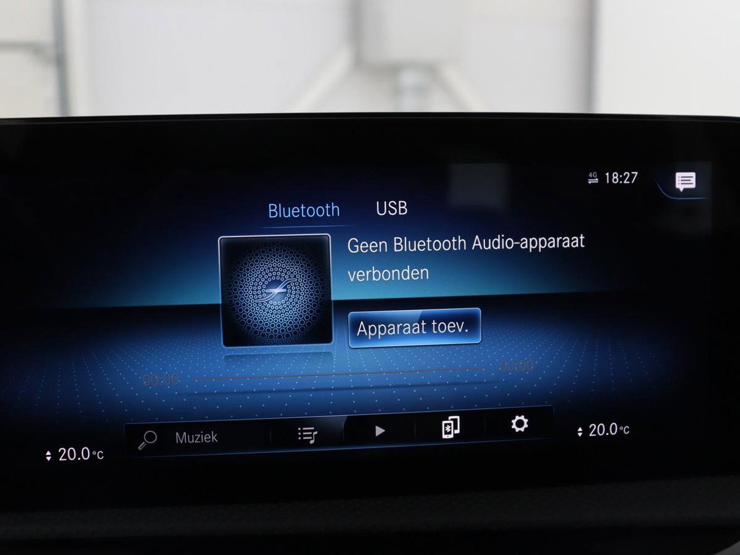 Mercedes-Benz A-Klasse 200 Business Solution Luxury | Trekhaak | Panoramadak | Leder | Memory | Sfeerverlichting | Full LED | Stoelverwarming | Camera | Park assist | Cruise control |
