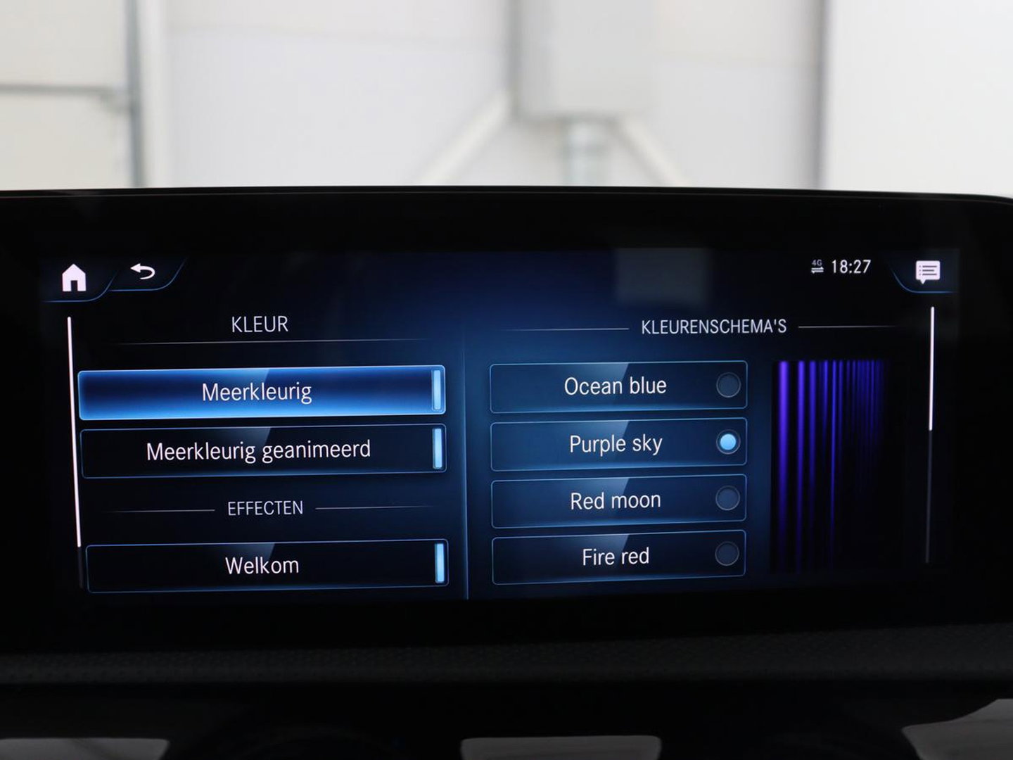 Mercedes-Benz A-Klasse 200 Business Solution Luxury | Trekhaak | Panoramadak | Leder | Memory | Sfeerverlichting | Full LED | Stoelverwarming | Camera | Park assist | Cruise control |